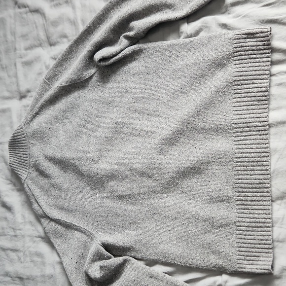 Banana republic L sweater - Picture 6 of 9